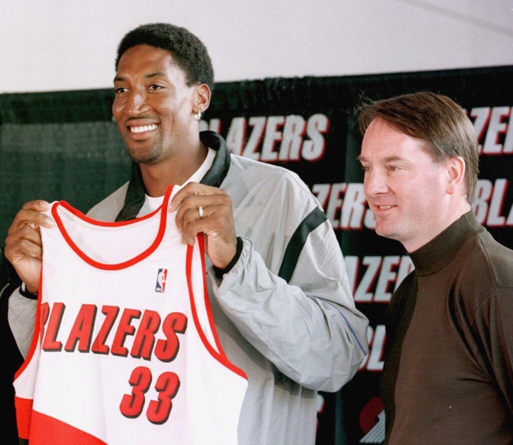 Scottie Pippen and Blazers president and general manager Bob Whitsitt<br />
 at a press conference announcing Pippen’s arrival to Portland after a<br />
six-player trade with Houston in October 1999.<br />
Dan Levine/AFP via Getty Images